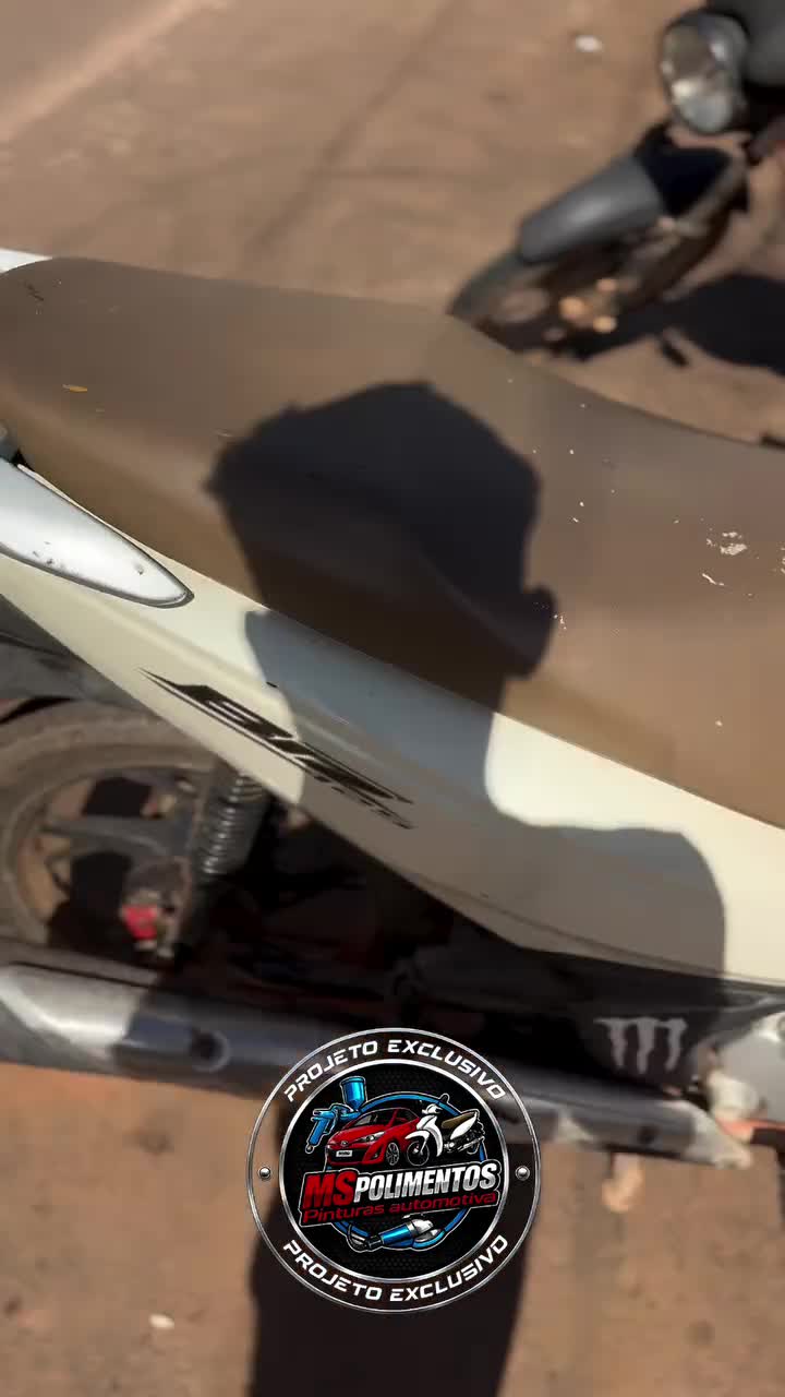 Honda Biz personalizada pela MS Polimentos